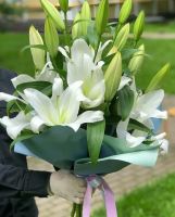 Каскад из лилий